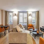 Parisian Elegance Near The Louvre 아파트 *