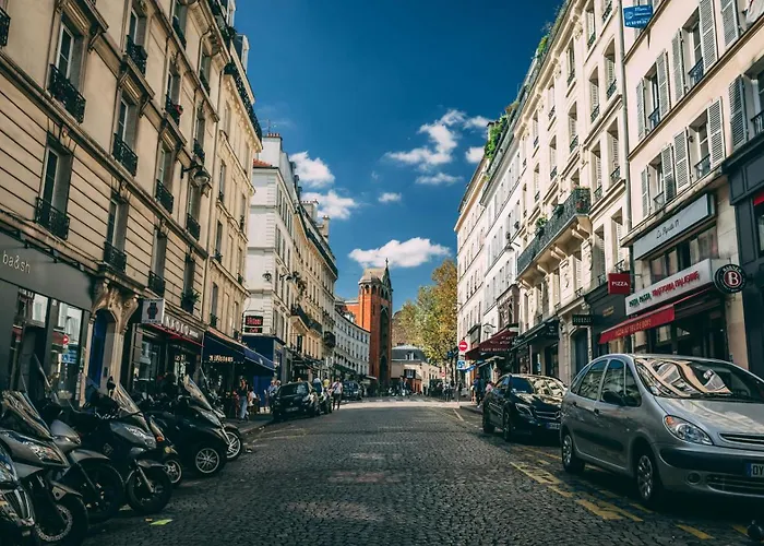 Parisian Elegance Near The Louvre