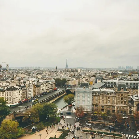 Апартаменты Parisian Elegance Near The Louvre *